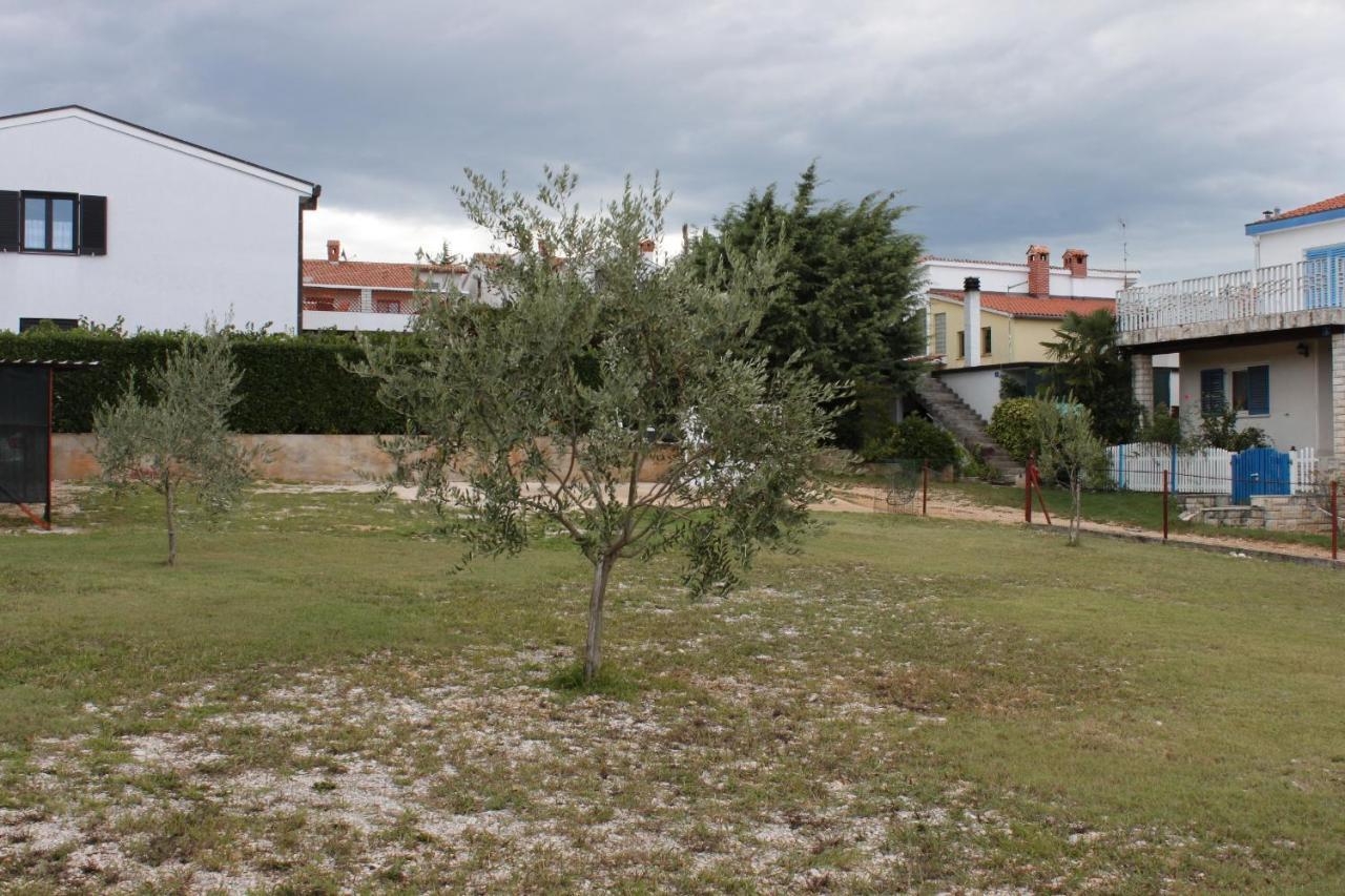 Apartments With A Parking Space Zambratija, Umag - 7059 Esterno foto